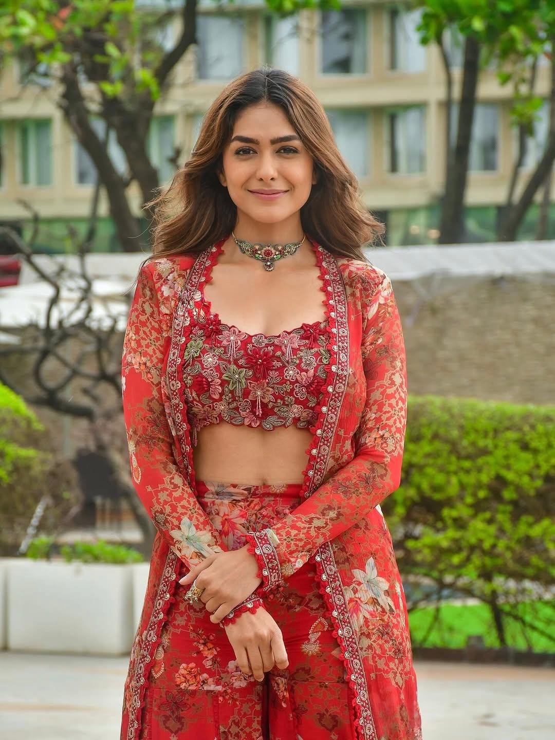 Bollywood Style Indo Western 3-Piece Koti, Sharara Plazzo & Embroidered Blouse Set.