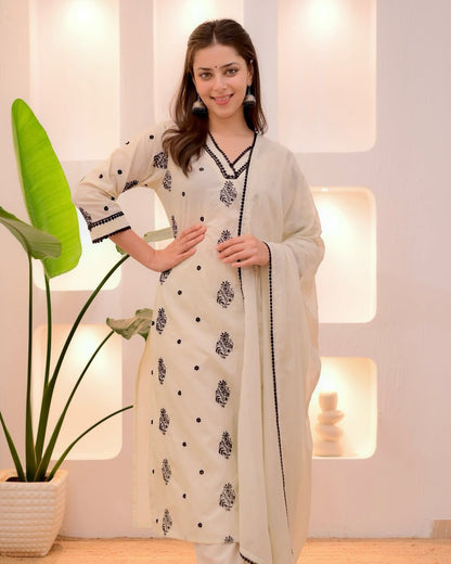 Embroidered Kurta Pant Dupatta Set – Roman Silk
